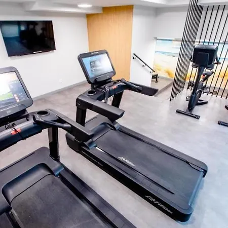 Mermaid Srories Pool & Gym Access 里沃