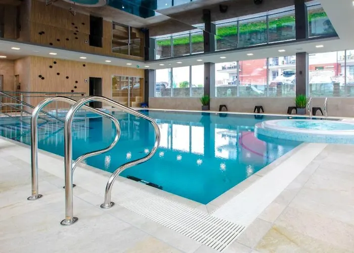 Mermaid Srories Pool & Gym Access Апартаменты